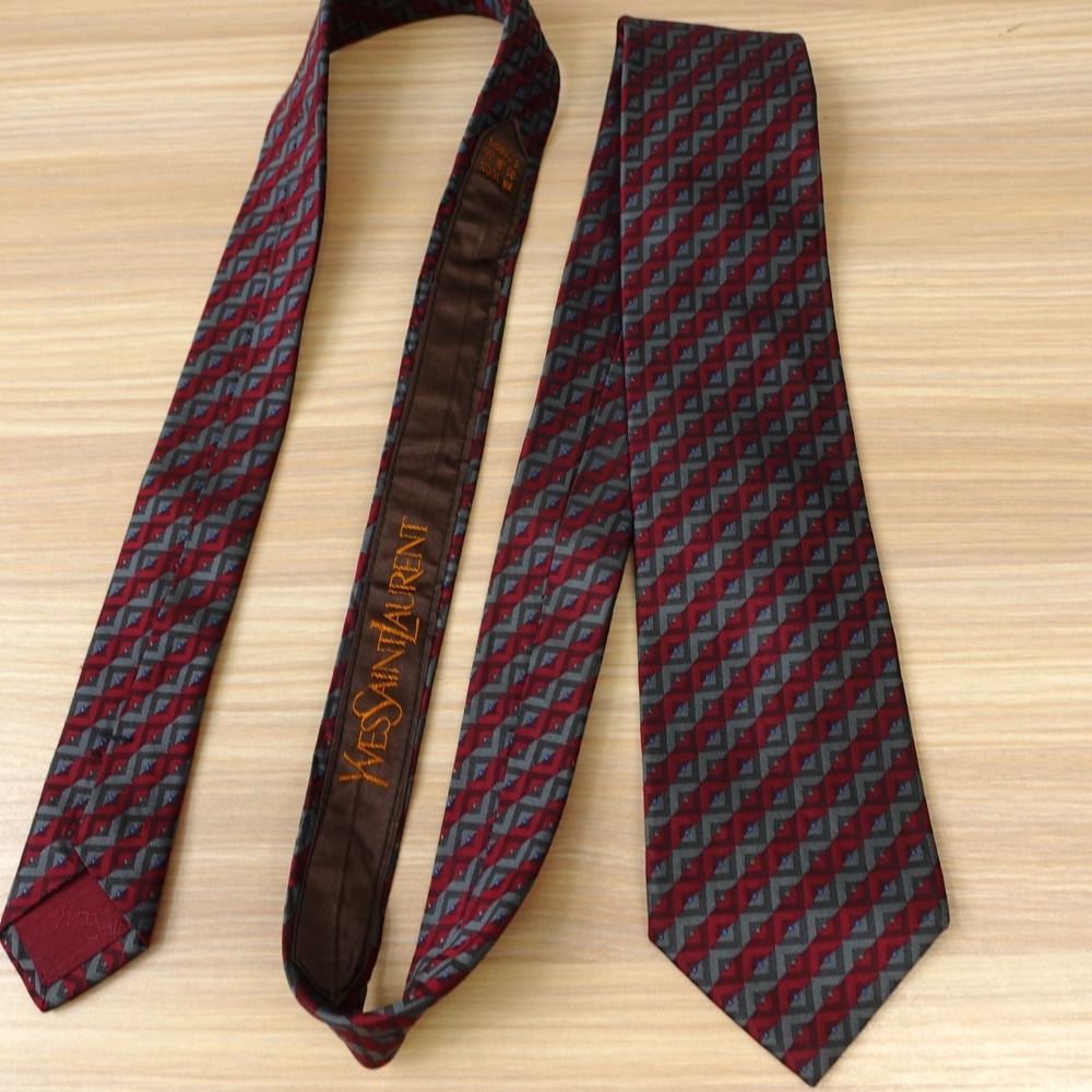 Yves Saint Laurent Tie Mens Burgundy Red Gray Chevron Stripe Skinny Luxury YSL - Picture 2 of 12